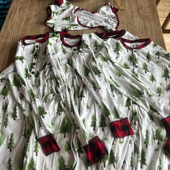 4 LAZY ONE EVERGREEN PLAID FLAPJACKS,Set of 4 adult onesies and one dog onesie! - Picture 9 of 12